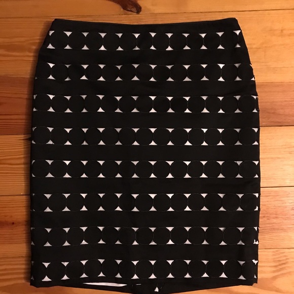WHBM Black White Polka Dot Pencil Skirt, EUC, 8 - Picture 3 of 12